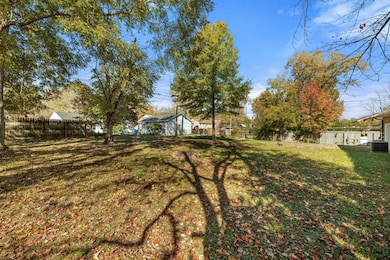 212 Westside Dr, Tullahoma, TN 37388 - photo 3