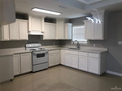 827 Dove St, Alamo, TX 78516 - photo 3