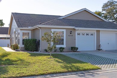 Villa with garage and extra parking
