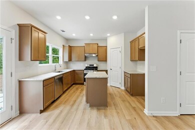 141 Bloomfield Cir, Canton, GA 30114 - photo 4