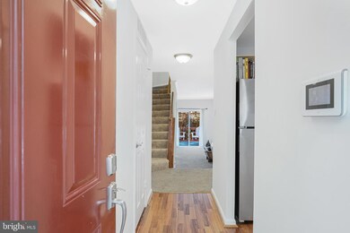 1672 Oaktree Ct, Reston, VA 20194 - photo 4