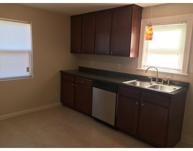 236 Laurelton St, Springfield, MA 01109 - photo 4