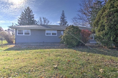 191 W Grove Rd, Decatur, IL 62521 - photo 2