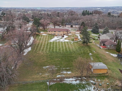 11340 Old Maple Rd, Omaha, NE 68164 - photo 2