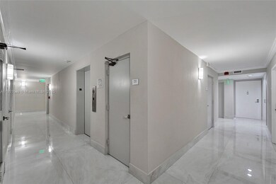 Quadomain Britannia Tower unit 701, Hollywood, FL 33019 - photo 4