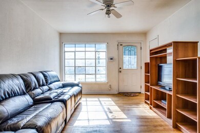 1014 Shawnee Trace, Grand Prairie, TX 75051 - photo 4