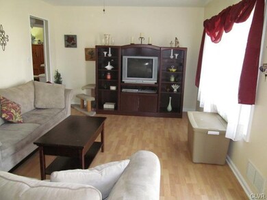 1437 Crestwood Rd, Bethlehem, PA 18018 - photo 2