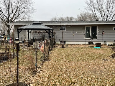 8042 Meades Addn Dr SE, Hudson Township, MN 56308 - photo 4