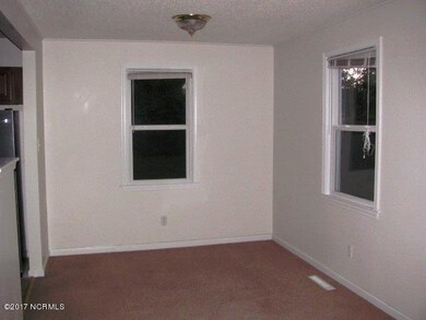 518 Henderson Dr, Jacksonville, NC 28540 - photo 4