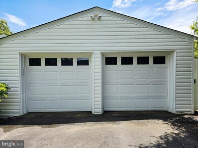 6103 Manor Rd, Clinton, MD 20735 - photo 5