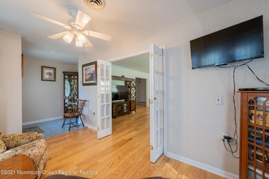 6 Den - Sunroom