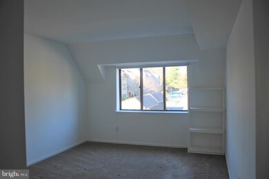 1643 Parkcrest Cir unit 301, Reston, VA 20190 - photo 7