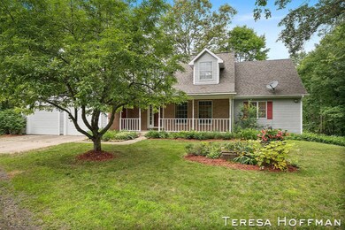 239 River Pine Dr, Lowell, MI 49331 - photo 2