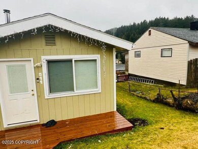 411 Maple Ave, Kodiak, AK 99615 - photo 6