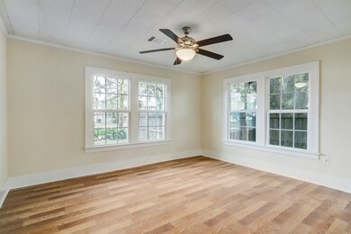 210 Caplin St, Houston, TX 77022 - photo 7