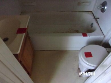 2038 Maple St, Des Moines, IA 50317 - photo 2