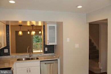 3754 Angelton Ct, Burtonsville, MD 20866 - photo 4