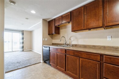 51 29th Avenue Dr SW unit 7, Cedar Rapids, IA 52404 - photo 5