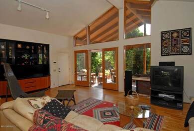 4202 N 57th Place, Phoenix, AZ 85018 - photo 6