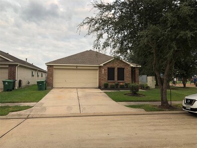 10327 Kinsdale Crossing Ln, Houston, TX 77075 - photo 2