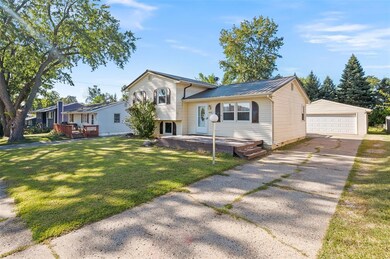 4146 E Madison Ave, Des Moines, IA 50317 - photo 2