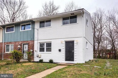 6911 Forest Terrace, Hyattsville, MD 20785 - photo 3