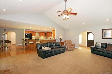 161 Barringer Dr, Statesville, NC 28625 - photo 4