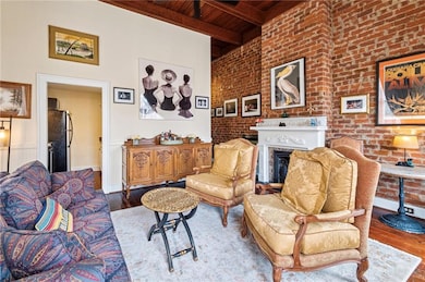 Livingroom towards Kitchen