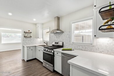 539 W 1st St, Mesa, AZ 85201 - photo 3