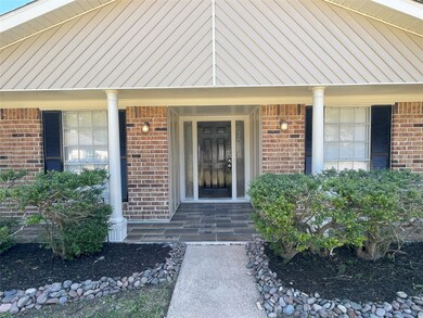 5615 Conecrest Ct, Houston, TX 77088 - photo 4
