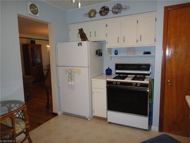 Kitchen appliances stay!