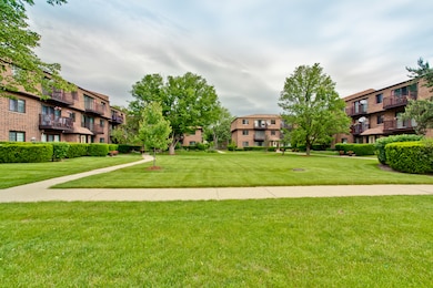Kensington Commons unit D, Mount Prospect, IL 60056 - photo 2
