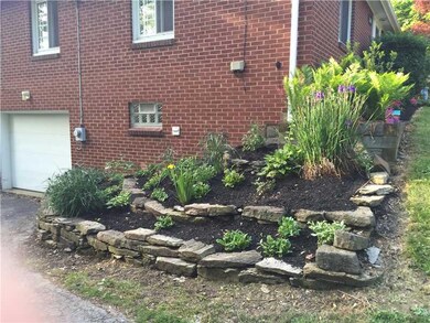 Yard/Garden. mature, and well cared for landscapin