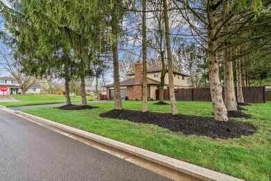 Side yard garage Circle