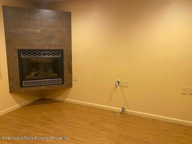 12 Tuttle St unit 1st Fl, Staten Island, NY 10314 - photo 5