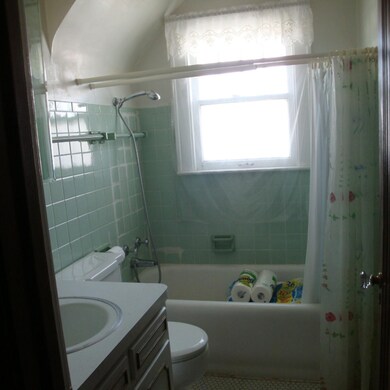 Main bathroom