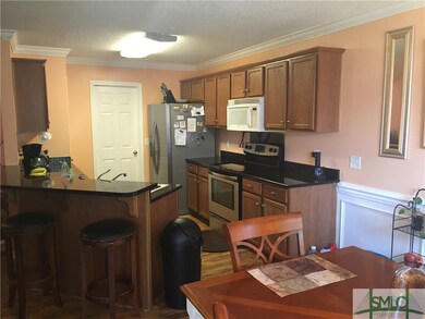 Nice open kitchen with breakfast bar