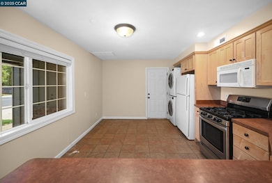 1337 Cape Cod Way, Concord, CA 94521 - photo 5