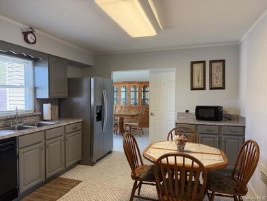 652 Empire Ave, West Babylon, NY 11704 - photo 5