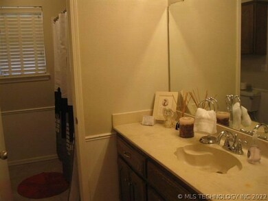 3121 Woodside Dr, Ardmore, OK 73401 - photo 5