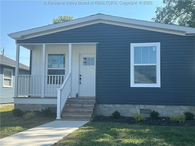 2324 Lincoln Ave, Point Pleasant, WV 25550 - photo 2