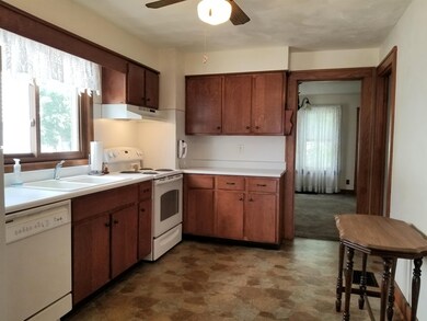 1812 W 7th St, Waterloo, IA 50702 - photo 2