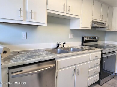 HH 107 Range, DW and hood