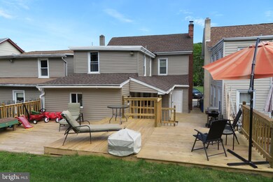 165 E Wyomissing Ave, Mohnton, PA 19540 - photo 4