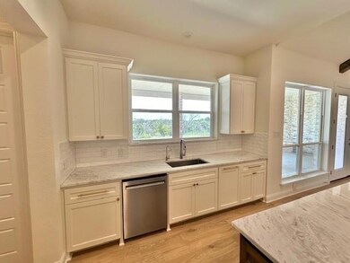 1124 Stagecoach Ranch Dr, Weatherford, TX 76085 - photo 6