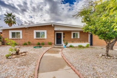 5136 E Alberta Dr, Tucson, AZ 85711 - photo 4