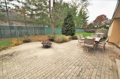 Huge 28' x 21' Paver Patio