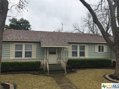 965 E Weinert St, Seguin, TX 78155 - photo 2