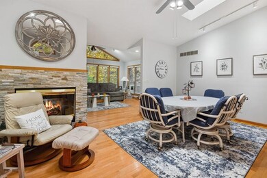 05_9785WekoDrive_2030_DiningRoom_LowRes
