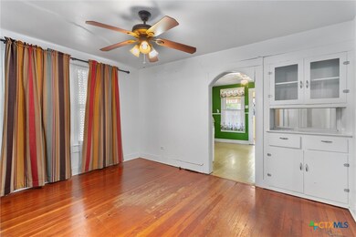 205 E Broadway St, Granger, TX 76530 - photo 5